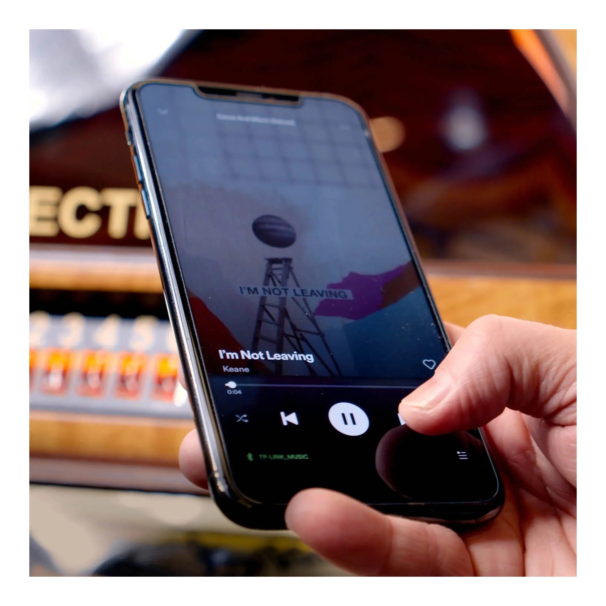 Graphic indicating the jukebox is Bluetooth enabled for streaming from phones and tablets.