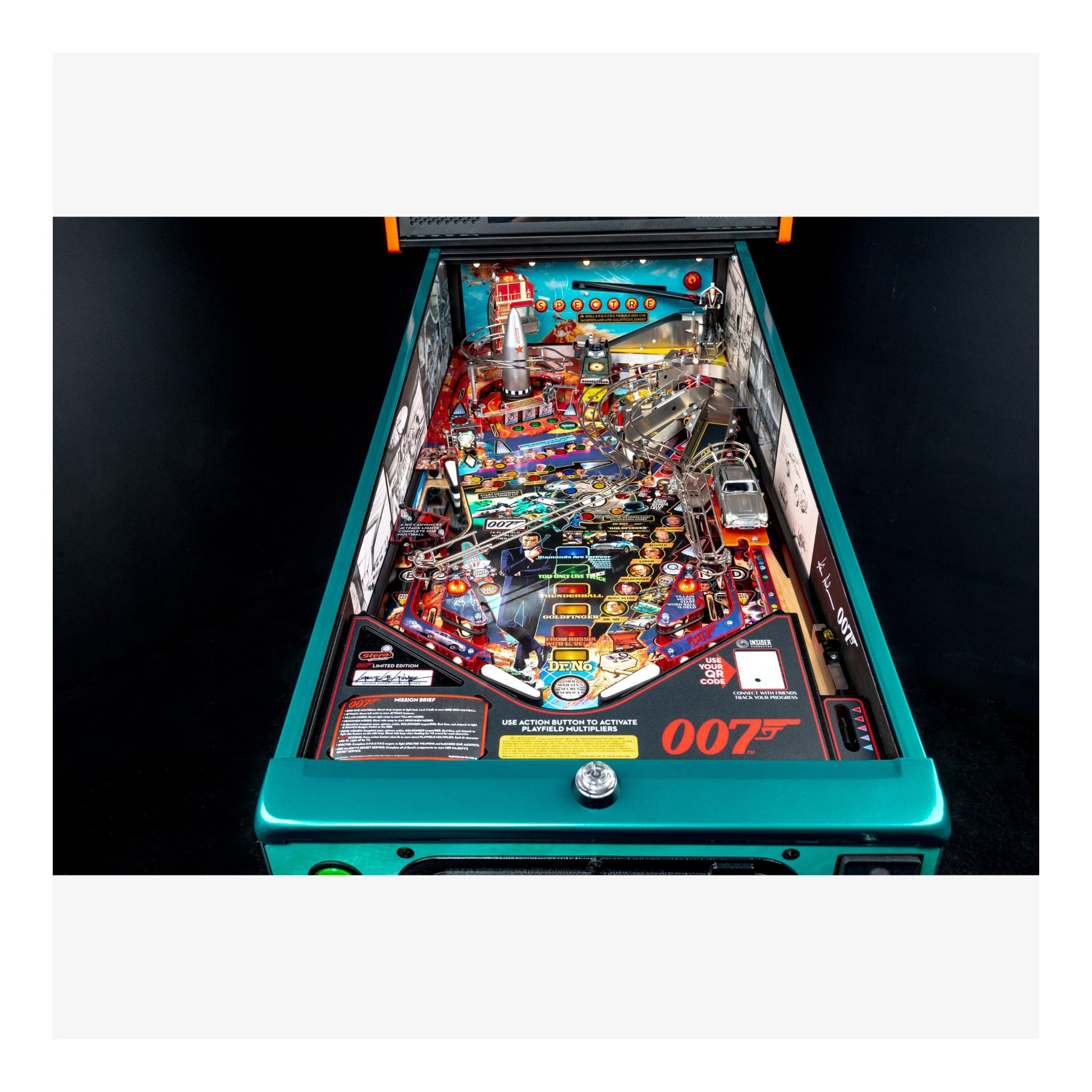 Pinball machine with '007' branding on a black background